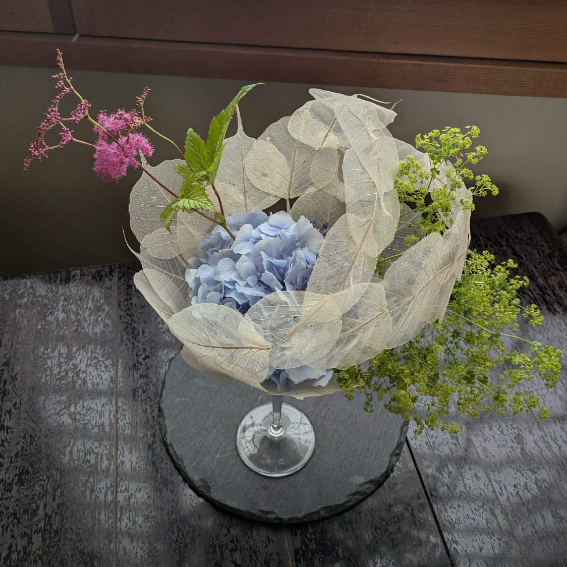 スケルトンリーフのデザイン  脊黒講師作品