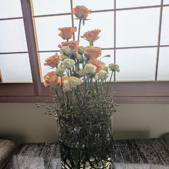 くばりで絵を描く  吉田講師作品