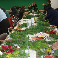 クリスマスリース９０名の参加マミのＯＢもいました。