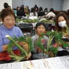 日本生命さん今年もお正月のリースを皆で！