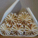 松下講師作品　経木のデザインです。