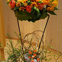 テーマカラーはオレンジ、白、グリーン