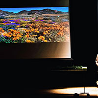 「南アフリカの植物の魅力を探る」川崎景介　校長の考花学